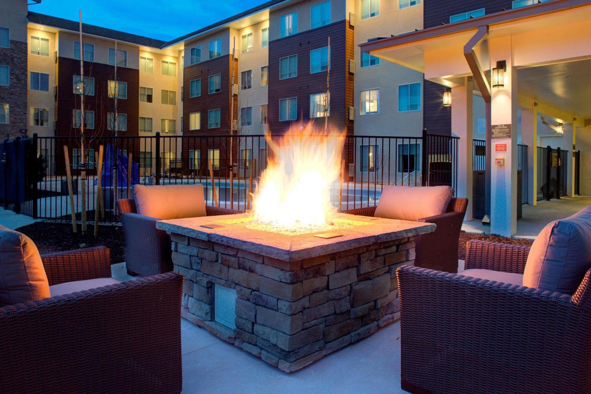Fairfield Inn & Suites By Marriott Boulder Broomfield/Interlocken Exterior photo